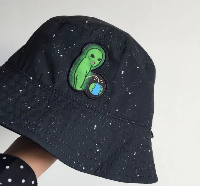 Europe and United States hight quality embroidered cartoon aliens bucket hats women fashion soft sun hat