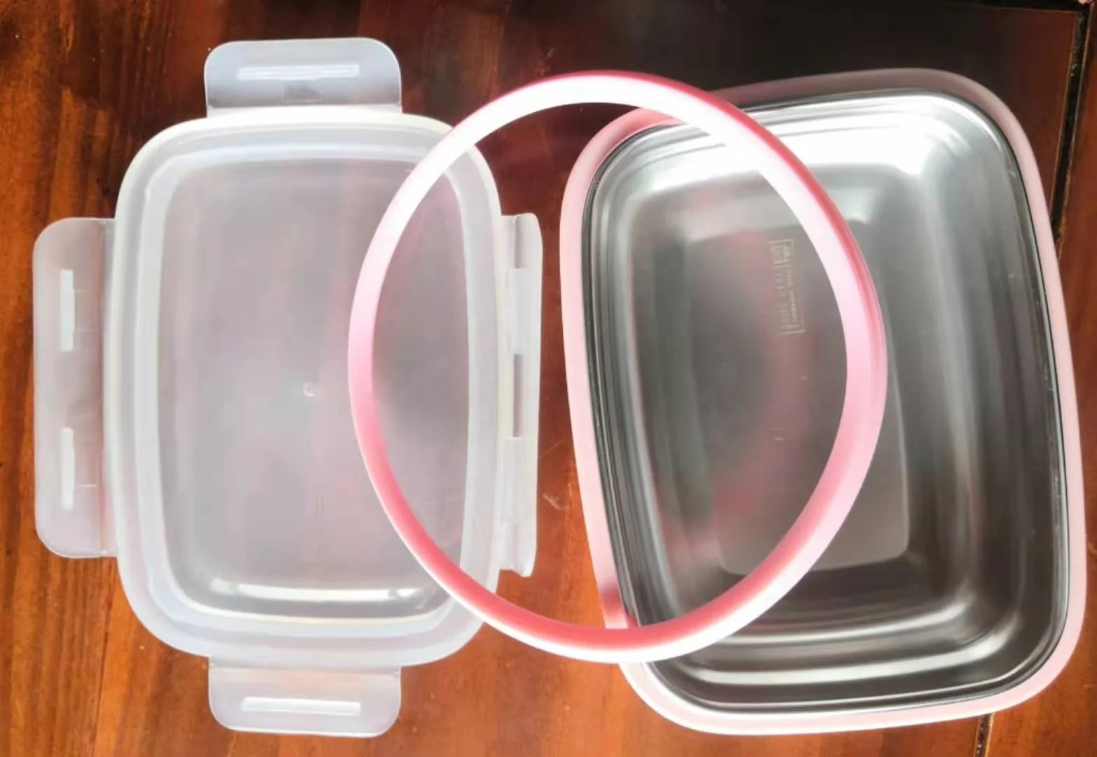 Custom Silicone Extrusions Manufactured Lock & Seal Containers gasket to Your Exact Specifications