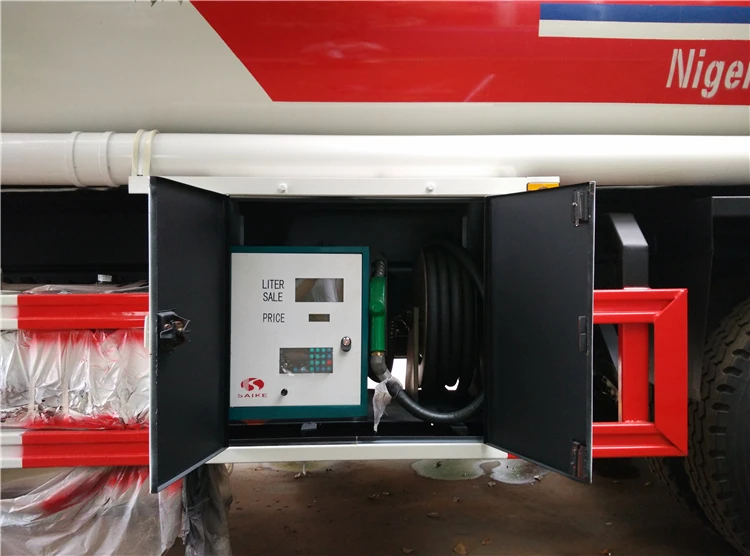 5000 Gallons 6000 Gallons HOWO fuel tank truck 20Tons 25 Tons SINO bowser tank with vehicle with flow meter