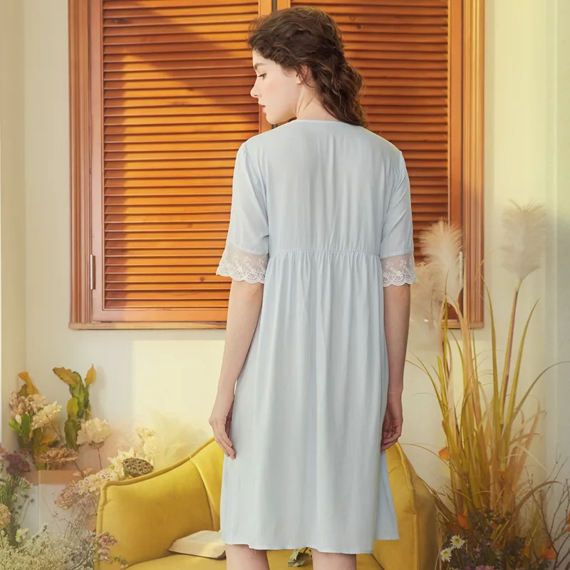 
2020 Spring New Oversize Lace Vintage V-neck Soft Cotton White Sleepwear women%27s long nightgown 