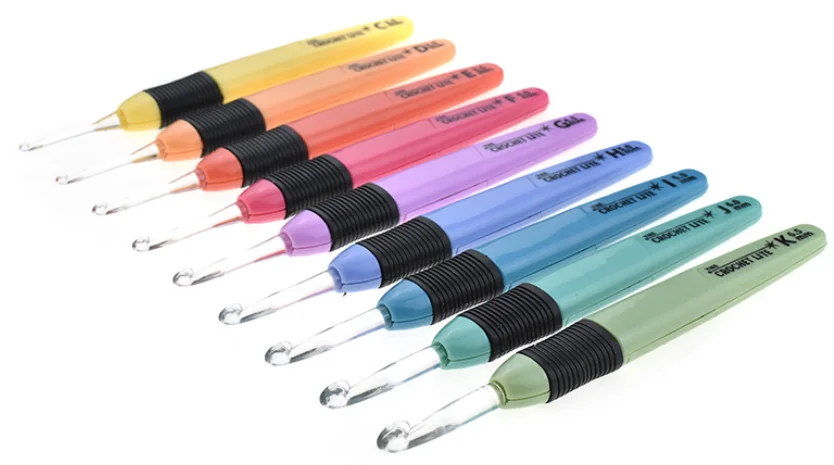 New design Light up Crochet Hooks Plastic handle Knitting Needles Craft Yarn Weaving LED Light Crochet Hook