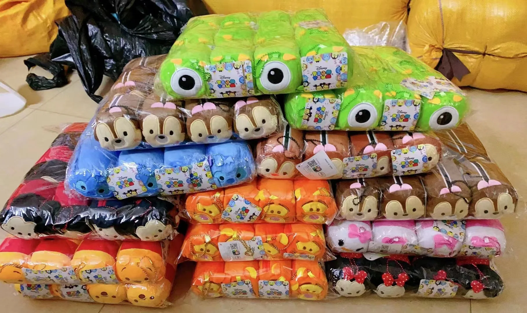 Hot Claw Machine Toys Stitching Winnies Mickeys Pendant Stuffed Plush Mix Stuffed Toys With Keyring Wholesale