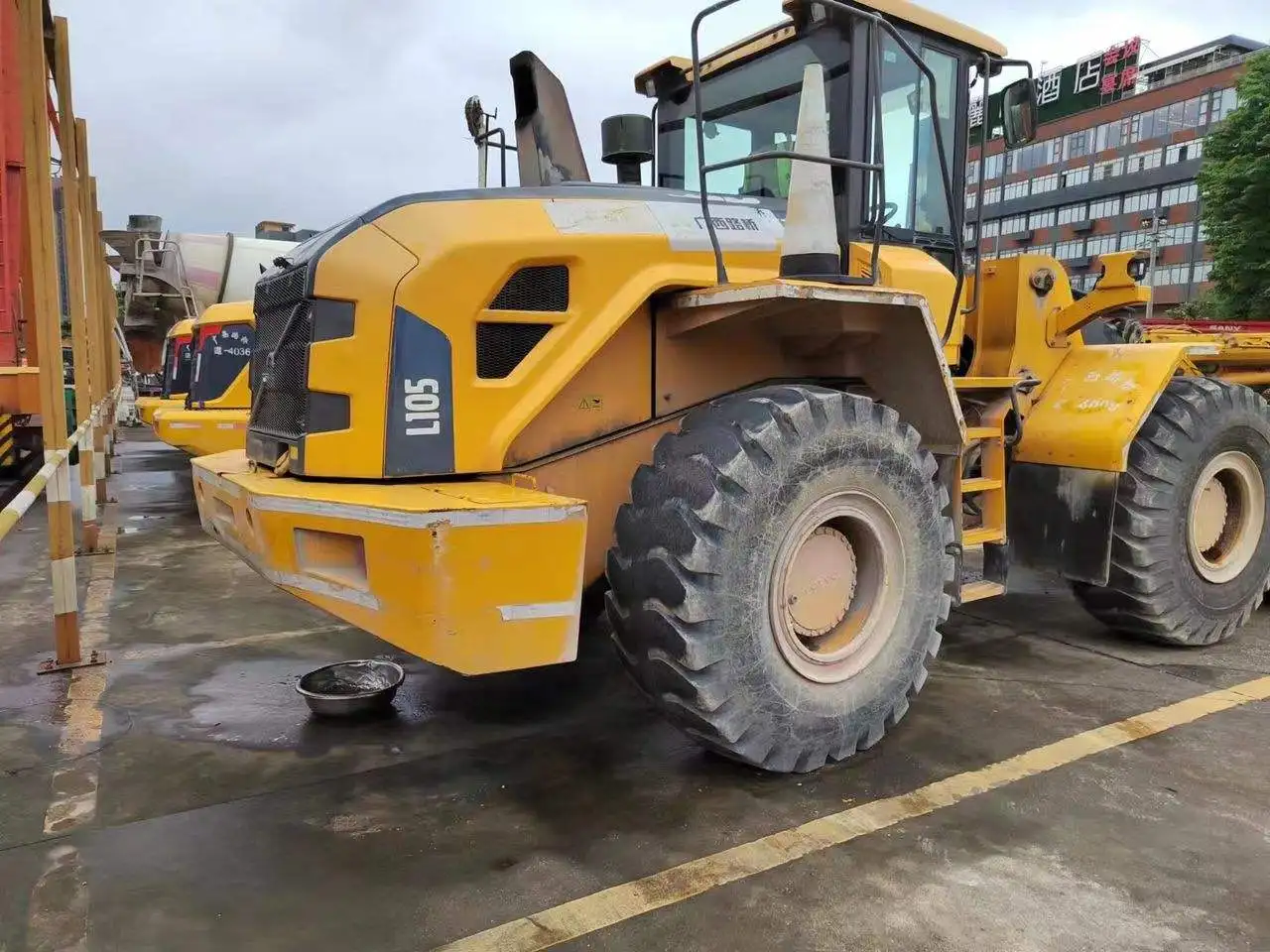 Недорогой колесный погрузчик volvo L105 5 тонн фронтальный cumins двигатель высокая производительность
