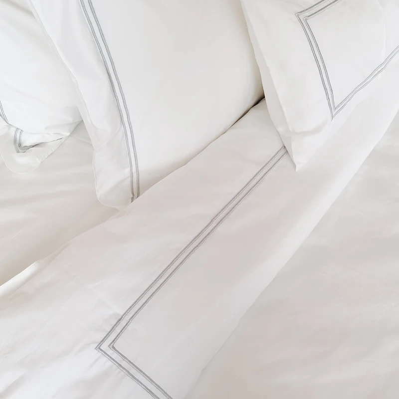 New products customized logo hotel supplies high quality cheap bedcover hotel luxury bed sheets set