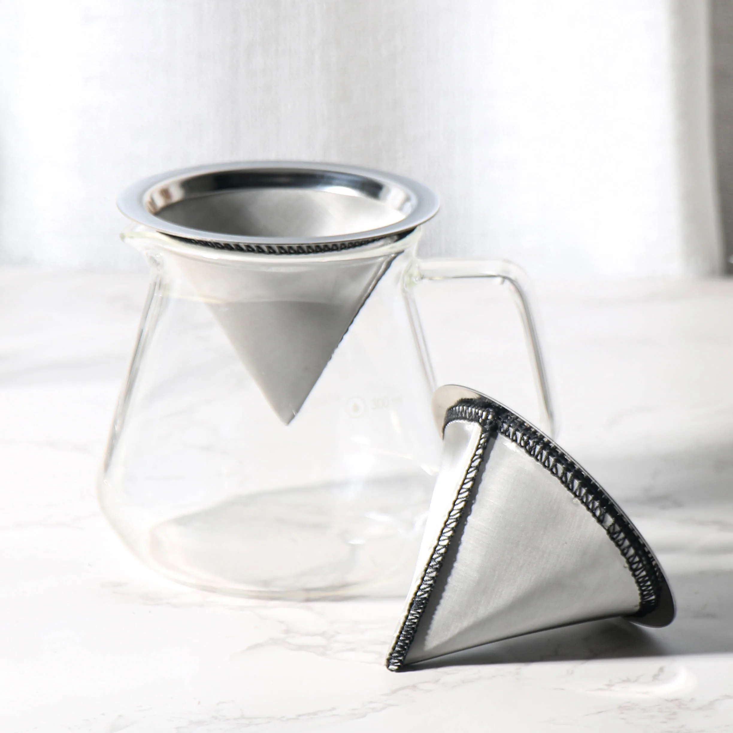 Reusable Stainless Steel Metal Pour Over Coffee Dripper Coffee Maker Cone Paperless Permanent Coffee Strainer Mesh Filter