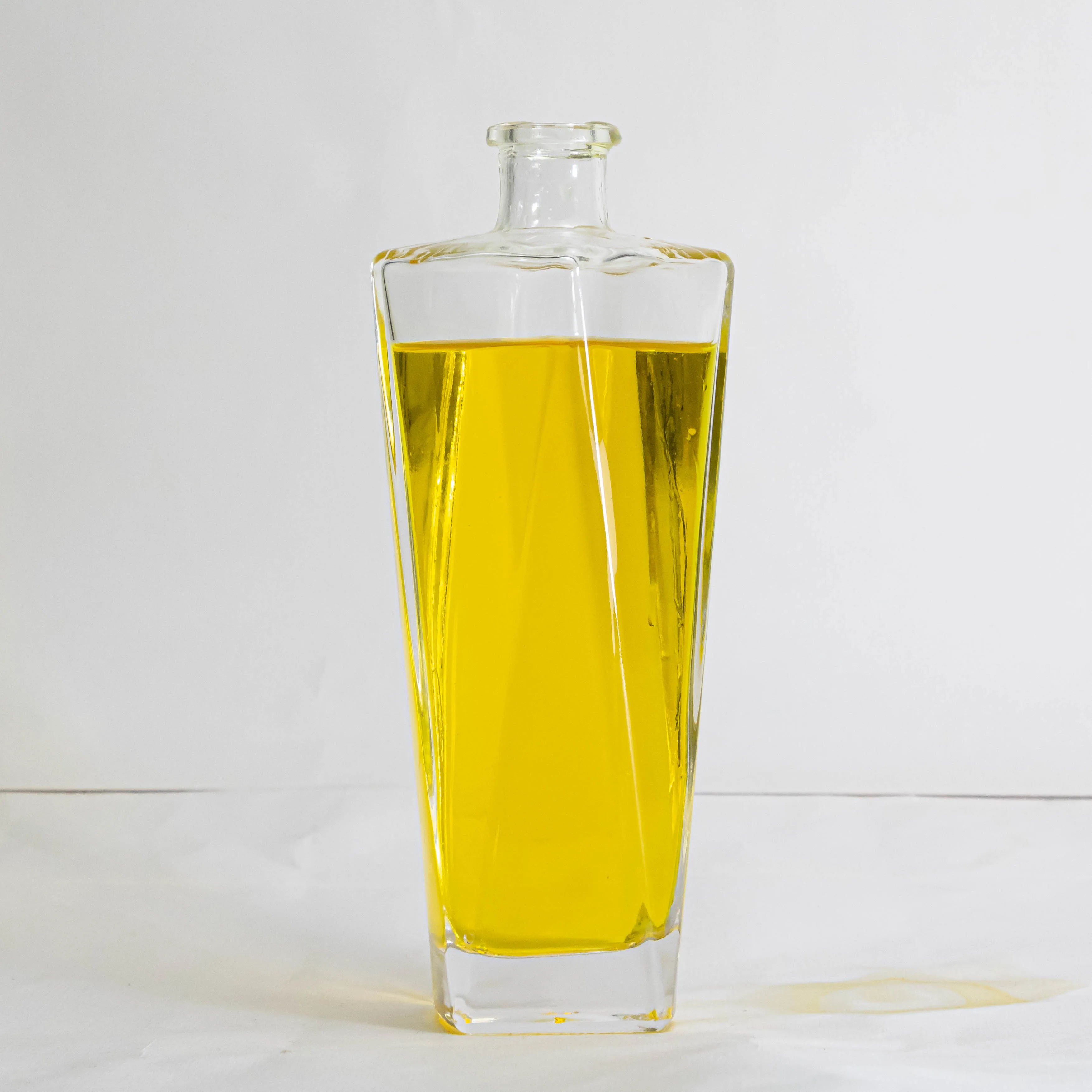 Custom  whiskey liquor/alcohol/spirit glass bottle 500ml alcohol glass bottle