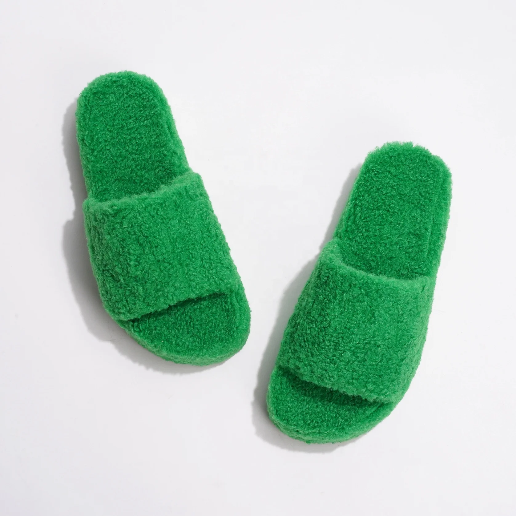 INS Hot Selling Branded Green Terry Flat Sandals Women Plush Fur Slides Winter Home Fuzzy Slippers