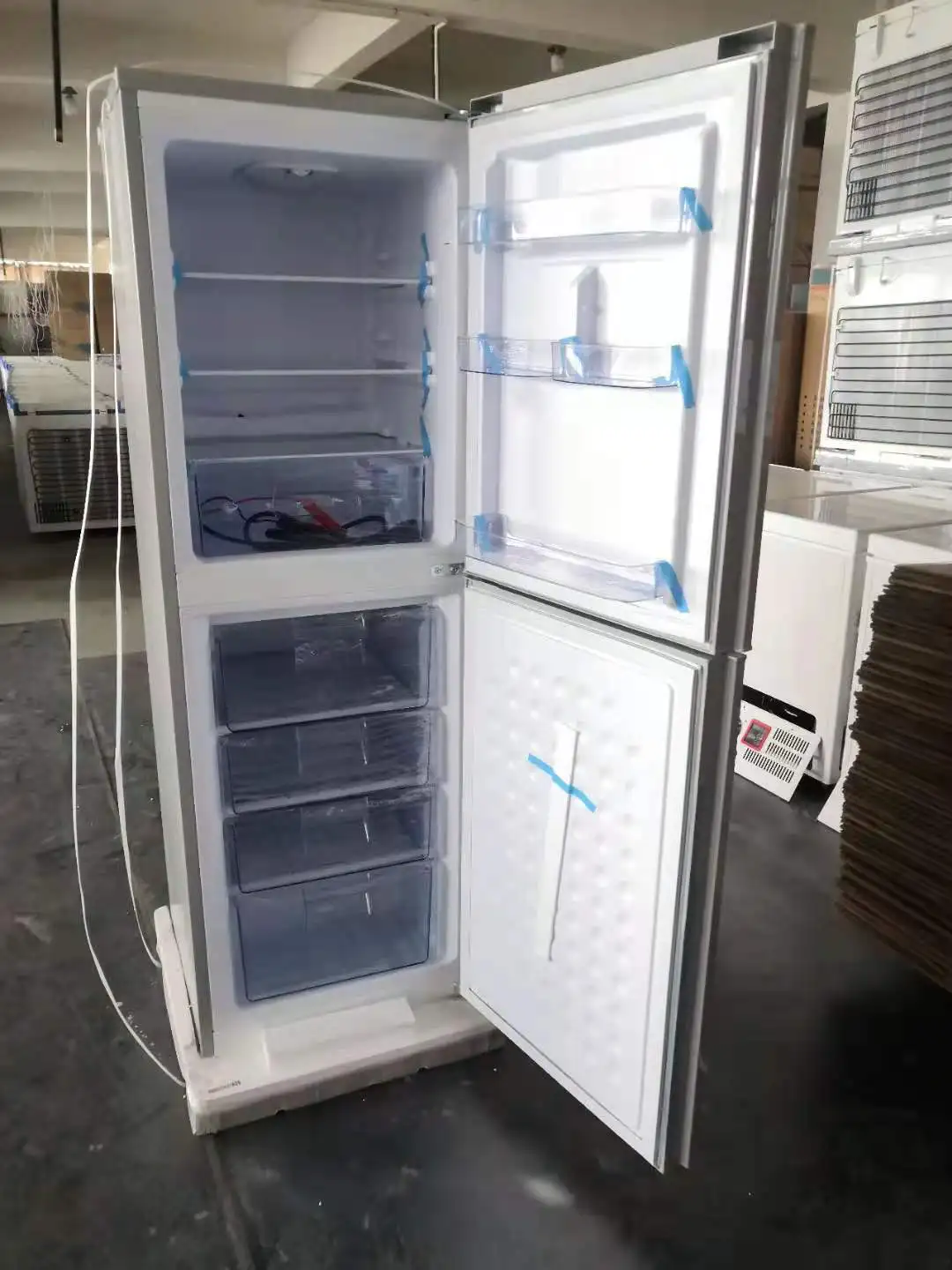 Whole solar system Top fridge bottom freezer 2 doors type with lock 270L refrigerator