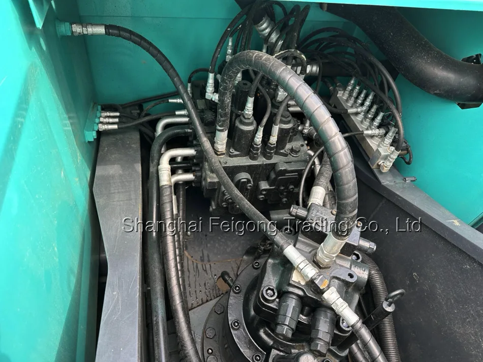 Fairly new hot sale used excavator KOBELCO SK200 good quality 20 ton EPA CE large digging machine low price