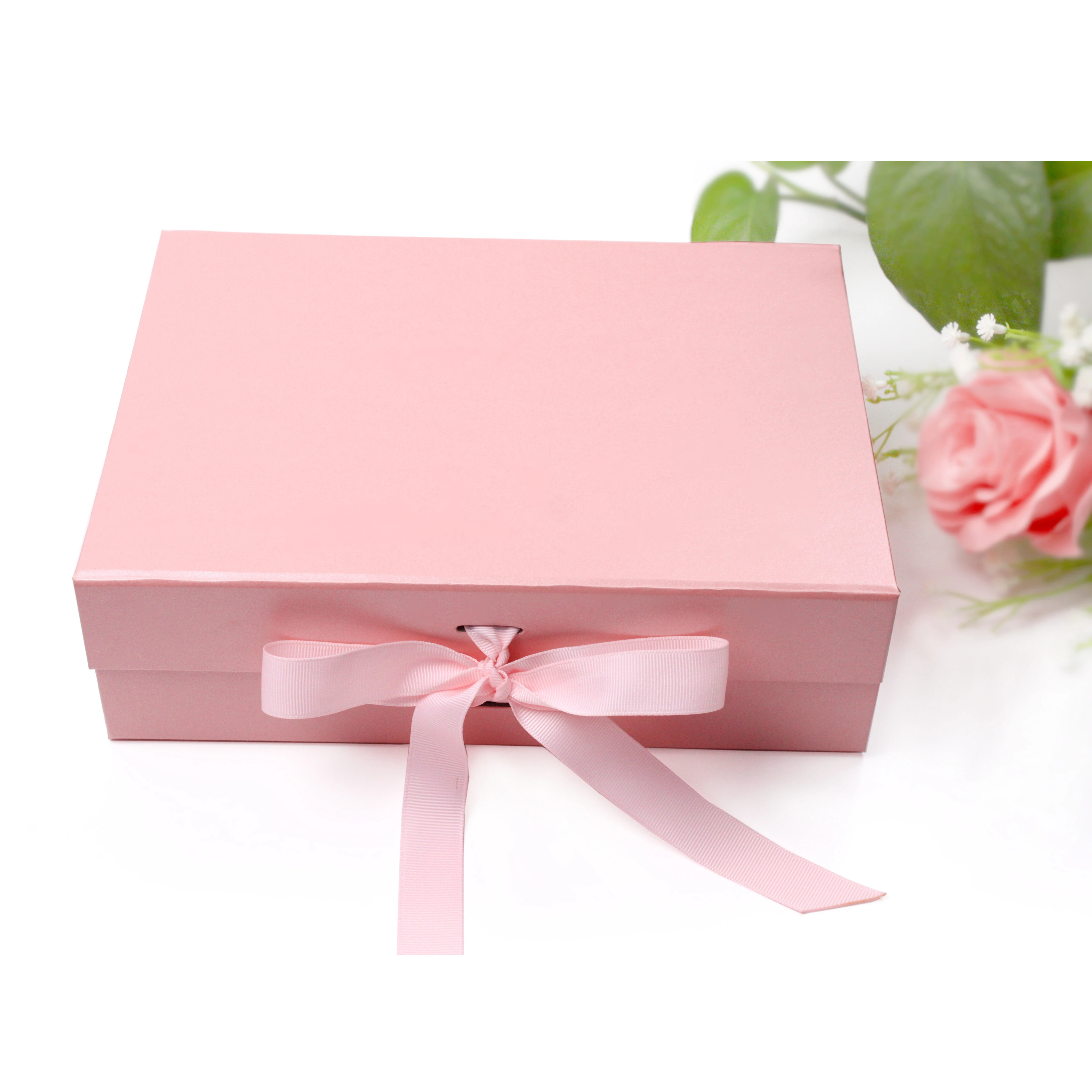 
New arrival luxury handmade high quality Low moq wholesale cheap shipping fee foldable git box for cloths and gift with ribbon 