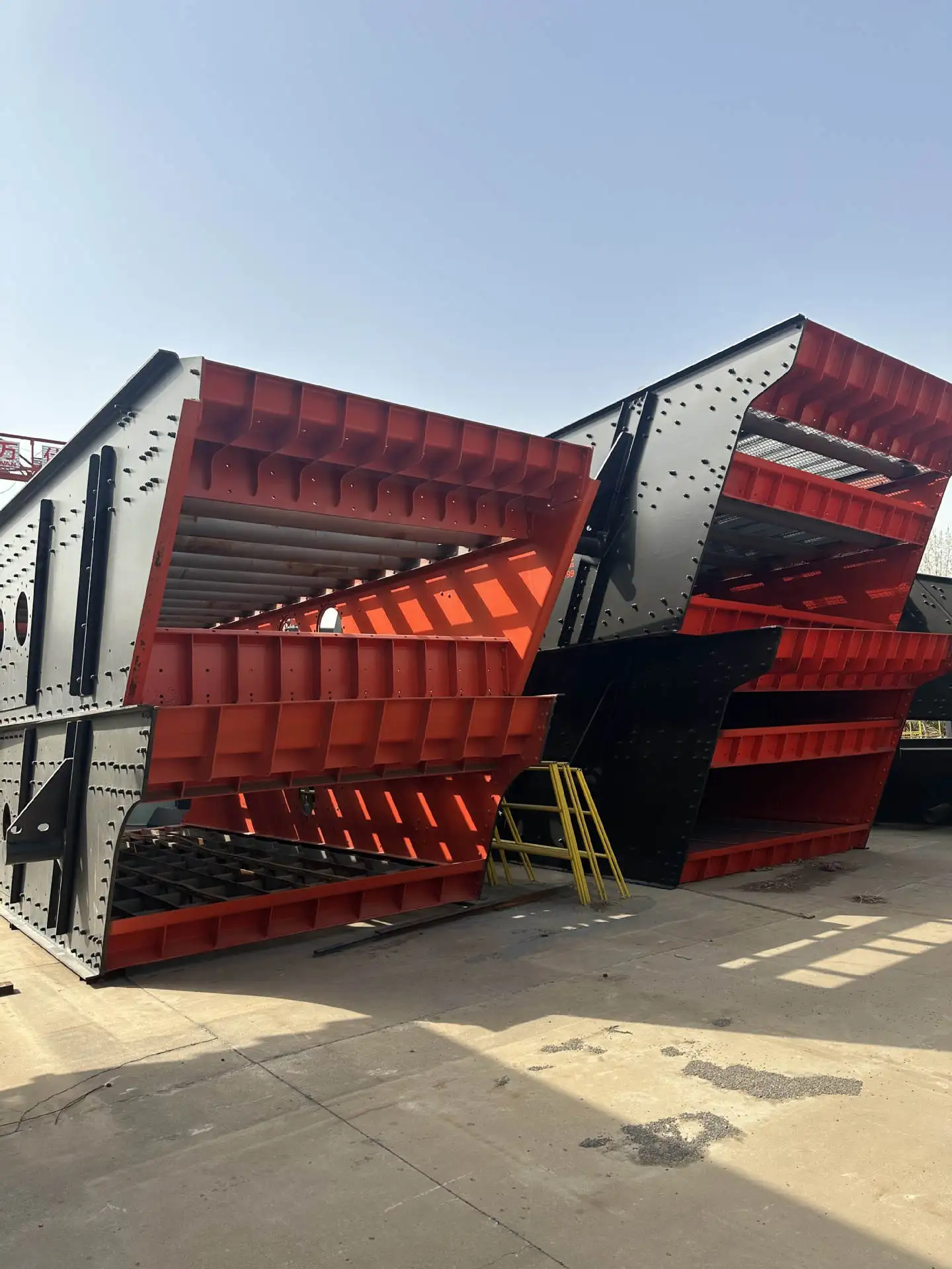 New Condition Multilayer Linear Vibrating Screen Machine Low Price Ore Washing Machinery for Mining for Wet Gravel Processing