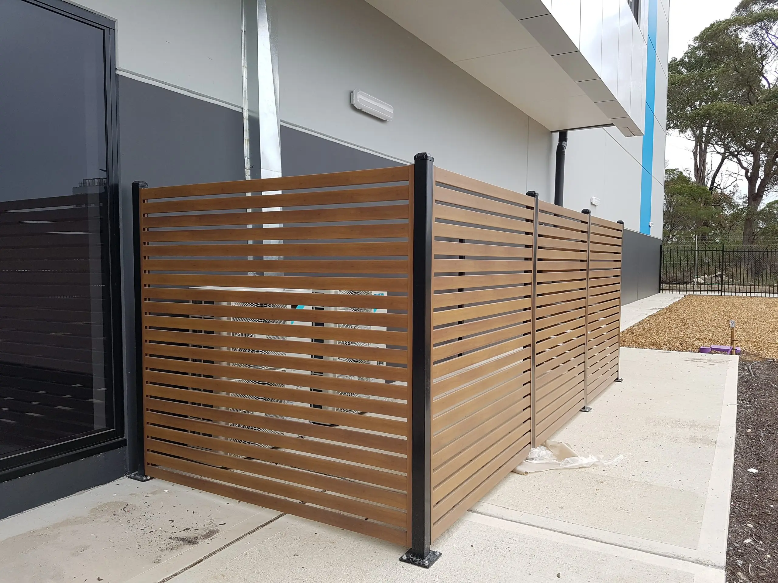 Factory privacy vertical slat fencing panels aluminum slats for fence with good price