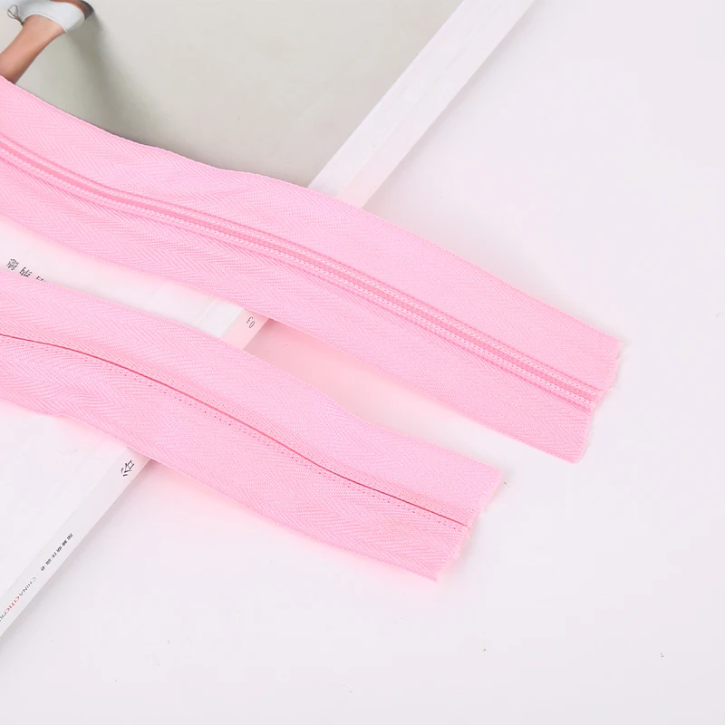 Заводская акция, недорогой нейлоновый многоцветный рулон на молнии для домашнего текстиля