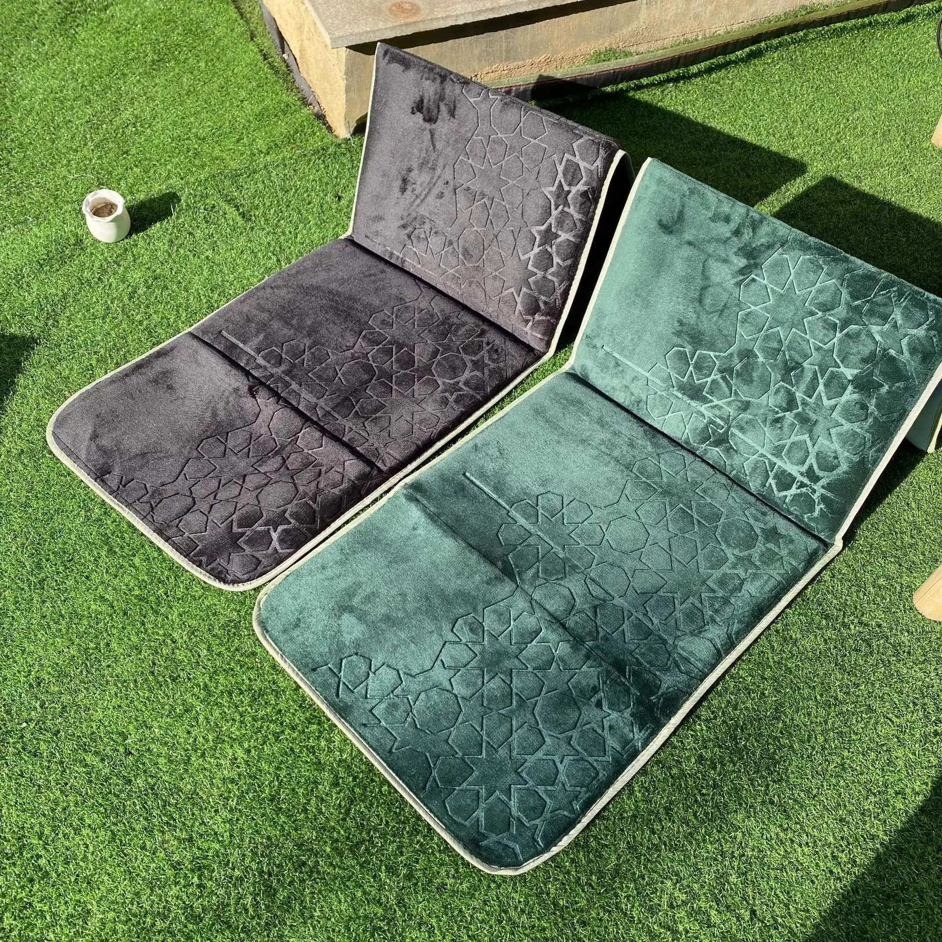 Best selling Wholesale Prayer Mat Pray Muslim Wholesale Muslim Prayer Mat Islamic Prayer Rug Gift  Praying Mat with high quality