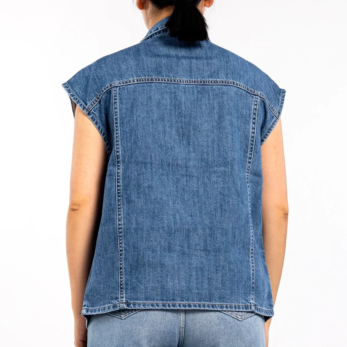 Custom Fashion Casual Dark Blue Denim Sleeveless Vest Jacket for Women With Pockets Ladies Denim Jacket