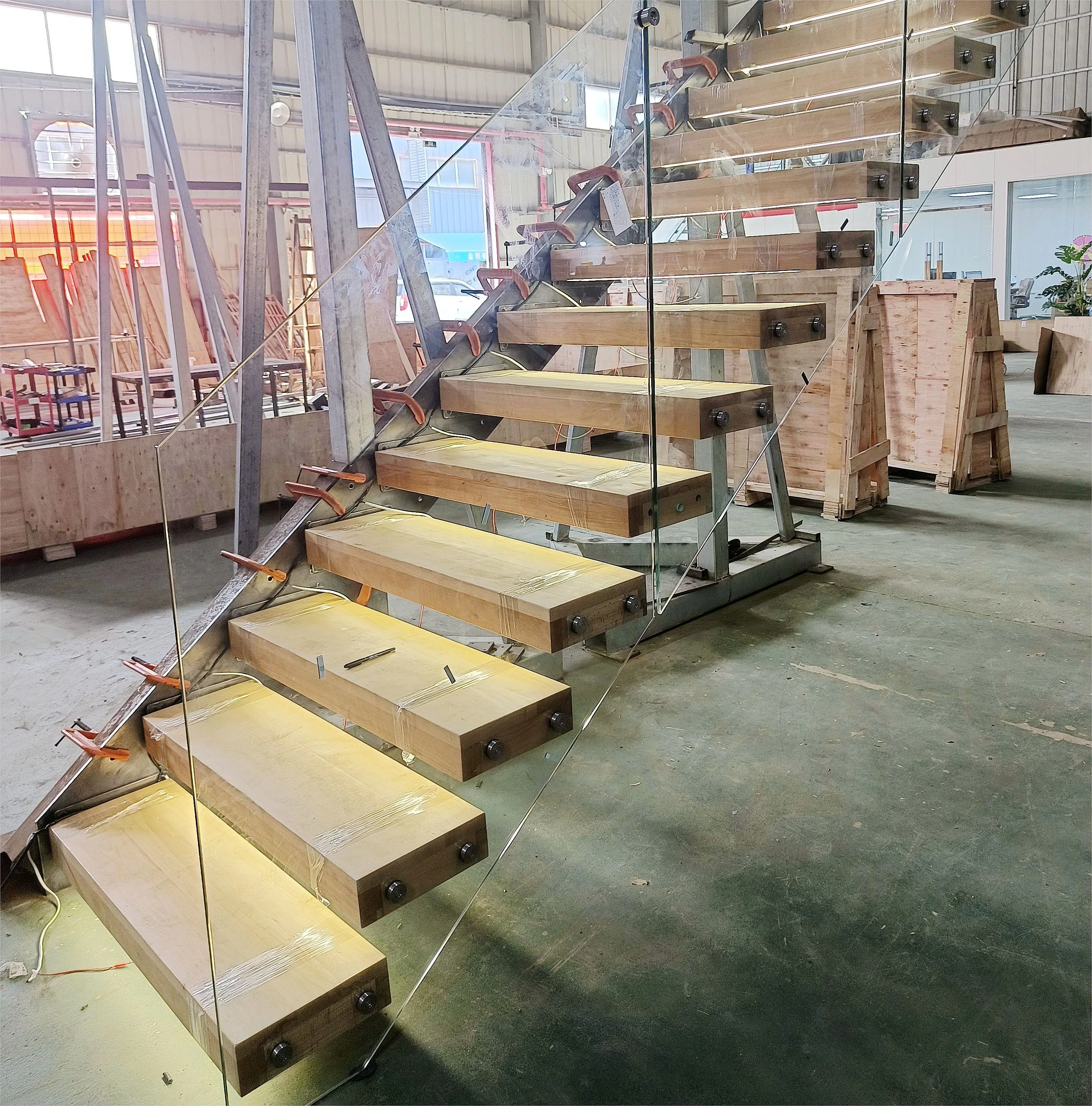 Most Selling Online Products Card Slots Handrails Extra Thick Oak Stair Treads Floating Staircase Modern