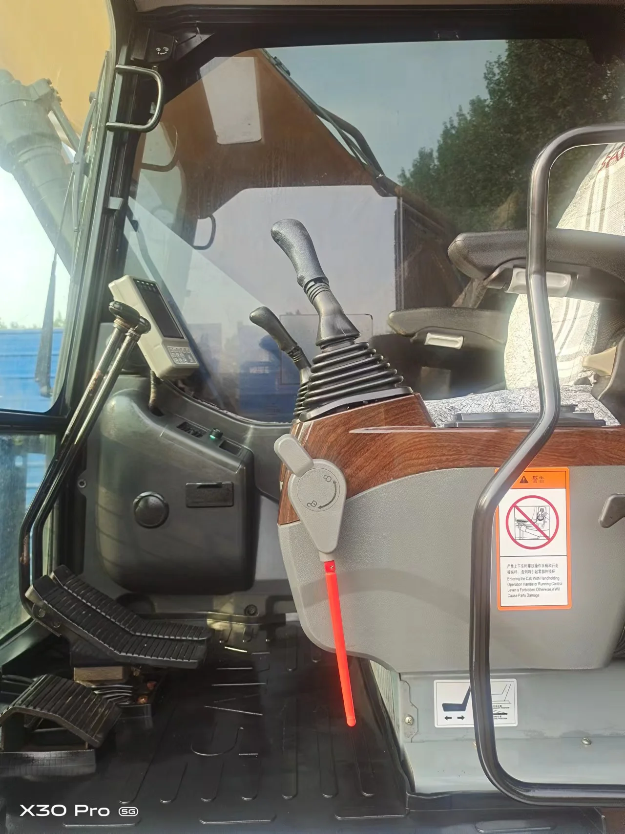 Used high quality SANY SY215C 215c 21 ton hydraulic crawler excavator construction machinery digger for sale