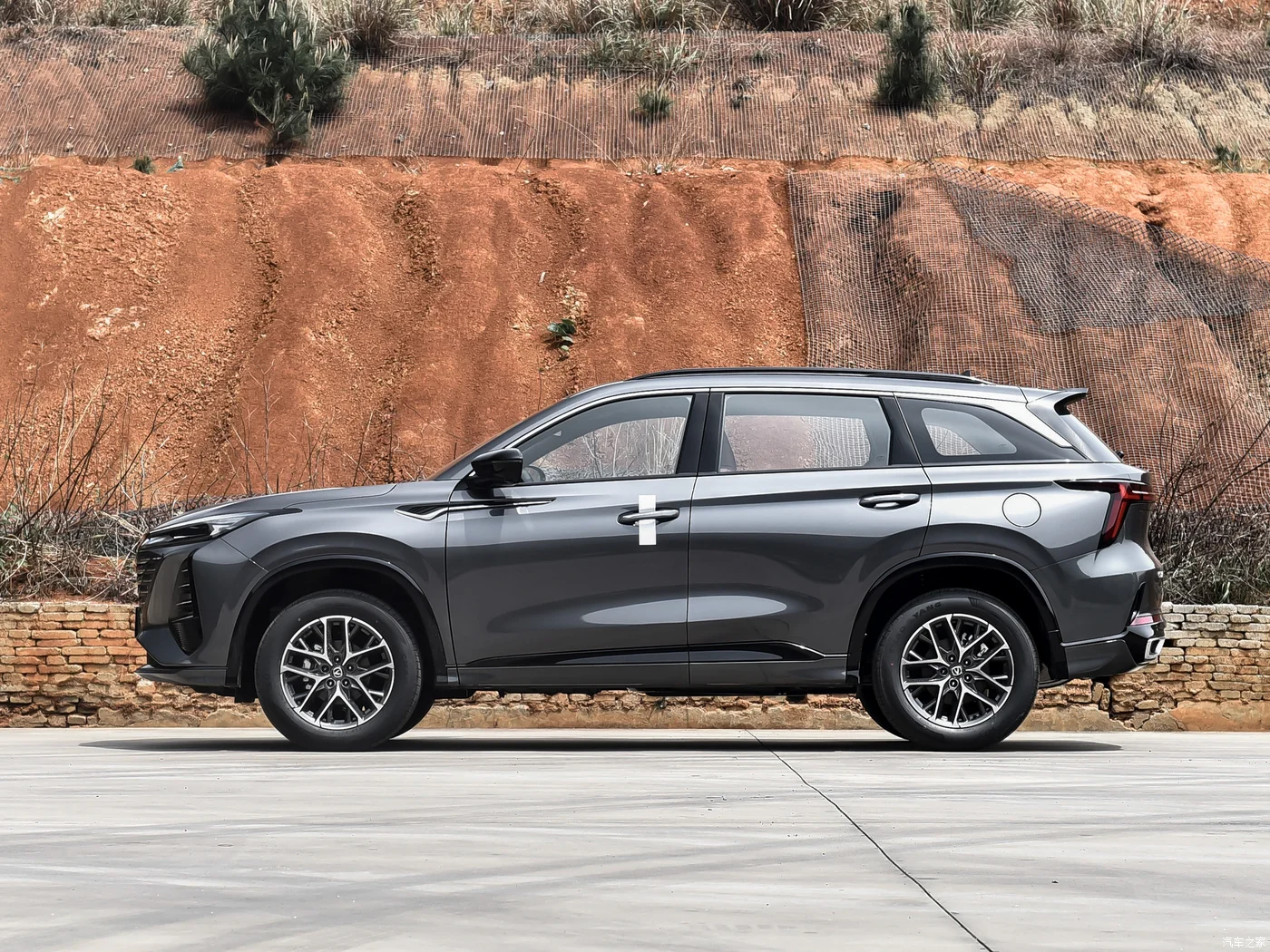 2024 Changan CS75 PLUS Champion Edition третье поколение внедорожник 1 5 т турбодвигатель FWD привод горячая Распродажа для взрослых с левым рулевым управлением
