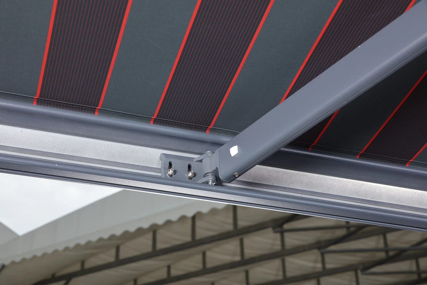 Luxury Motorized Acrylic Waterproof Fabric aluminum awning patio retractable awning Full Cassette Retractable Awning factory