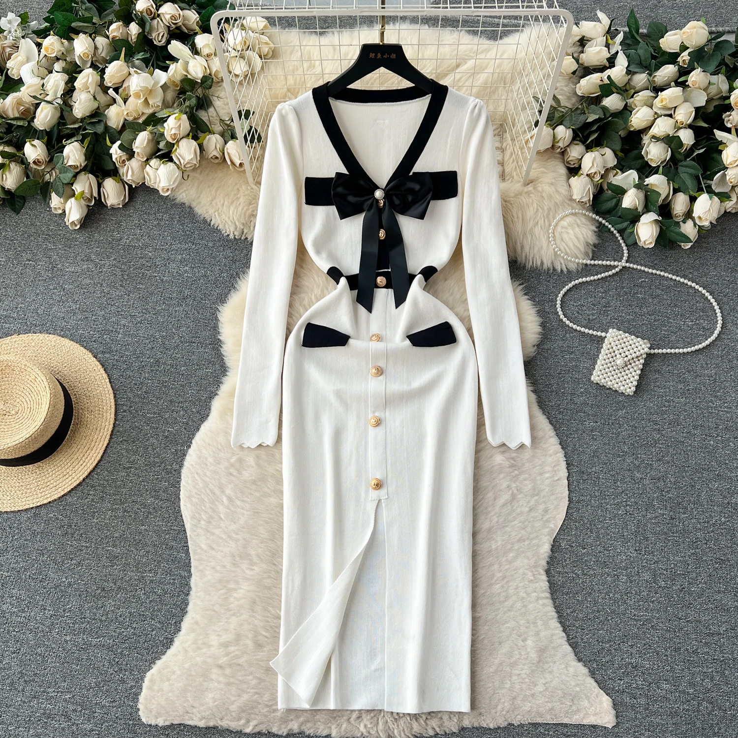 Женское трикотажное платье миди с воротником-бантом