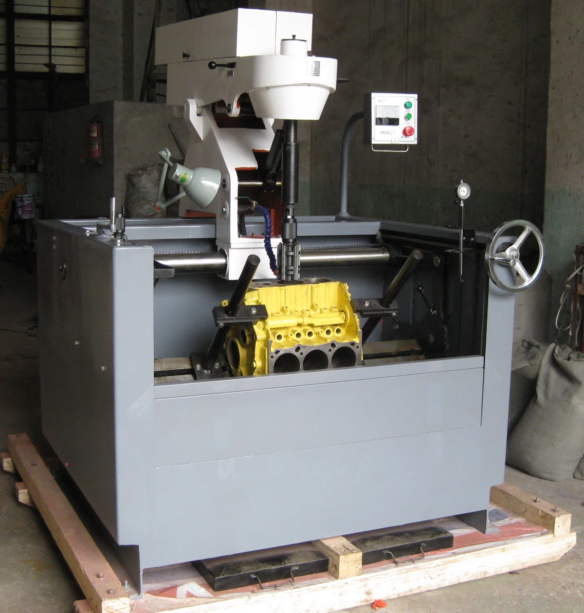  Цилиндрическая шлифовка Machine-3MB9817 отличный