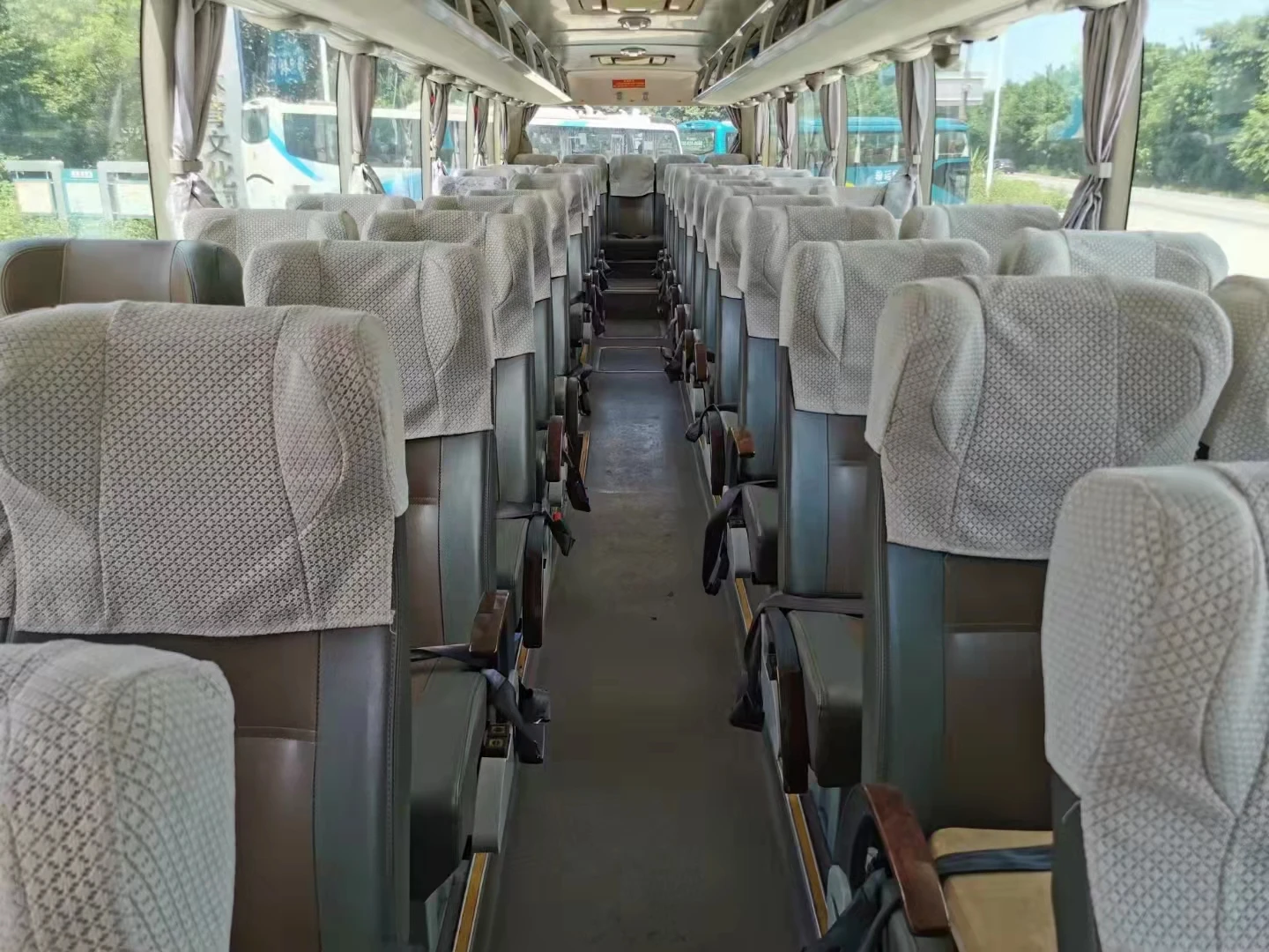 Luxury buses used 60 seats coach bus with good condition