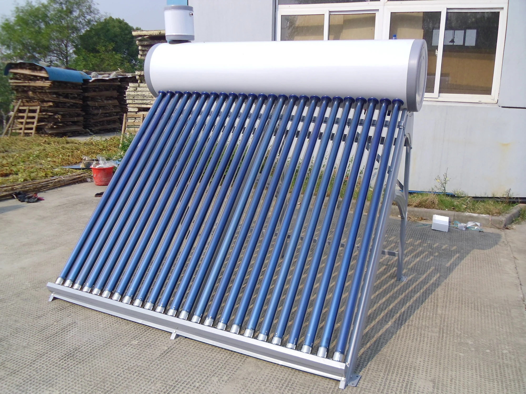 BTE Non Pressurirzed Evacuated Tubes Solar Water Heater for Home and Project