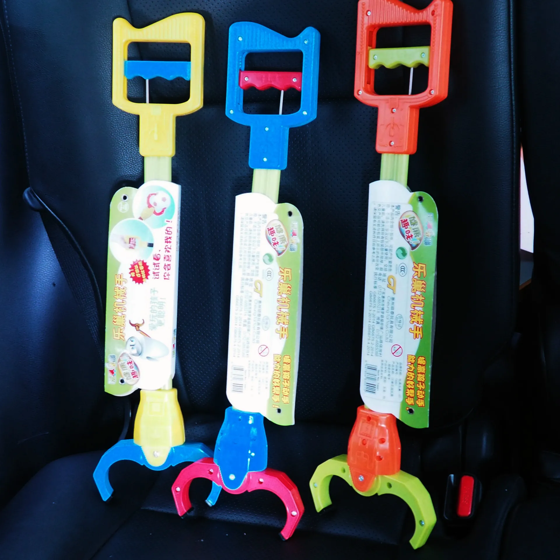 New design Kids robot claw terminator grabber picker plastic toy robot arm Plastic Grabber Toy