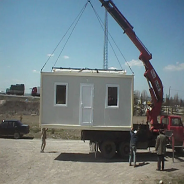 The container room uses steel plate as the main wall, which can be decorated with wood board and has a long service life