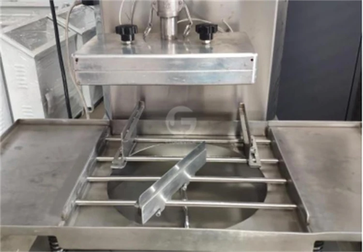 Vertical Large Capacity Enrobing Belt Chocolate Tempering Machine with Vibrating Table