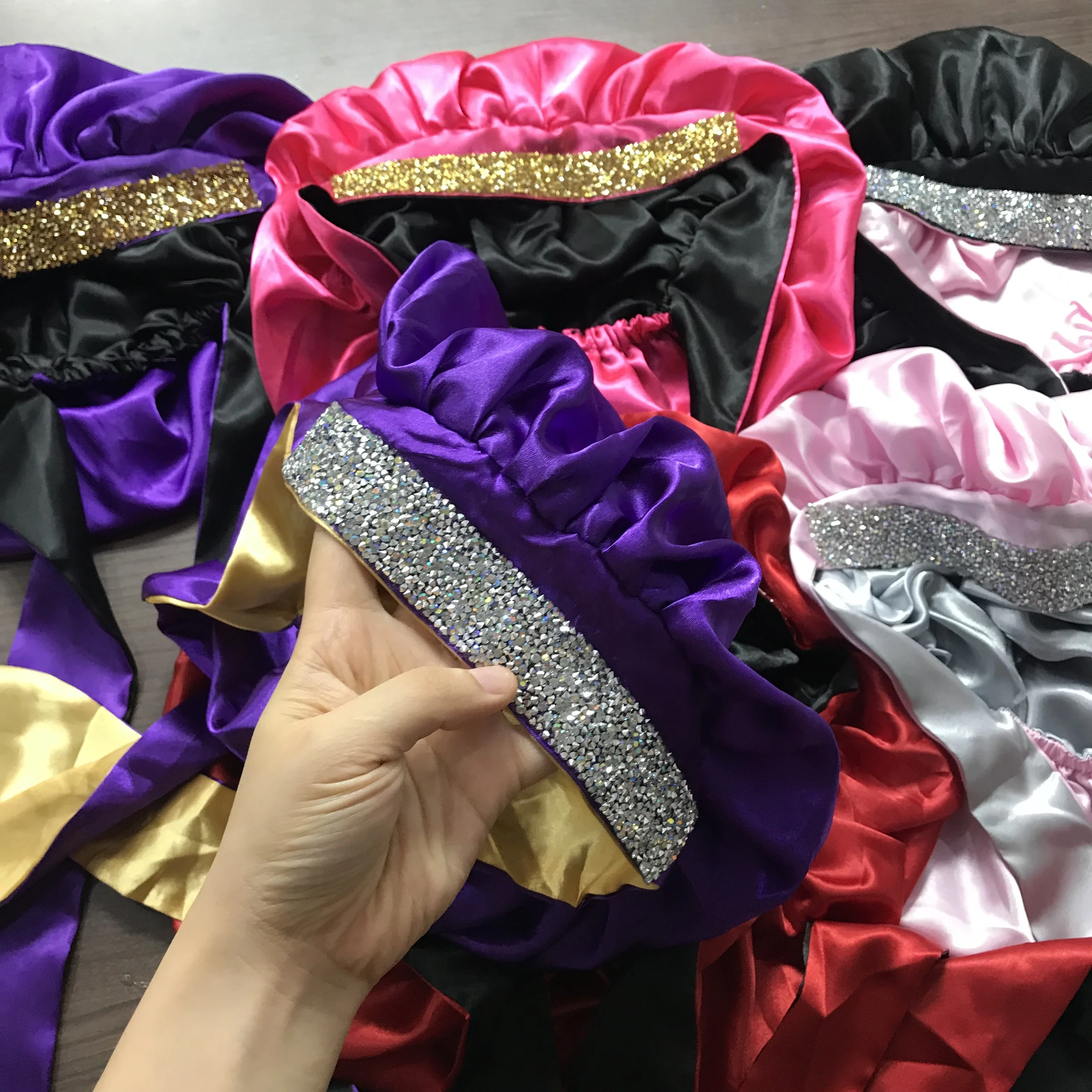 Частная этикетка шелковые шляпки для волос атласные длинные на заказ оптовая продажа двухслойные бриллиантовые с