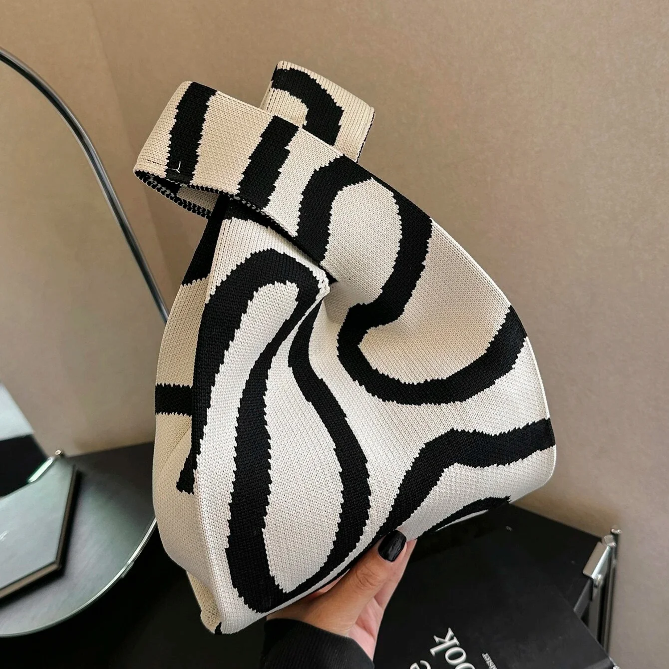 2024 Fashion Crochet Tote Bag Small Cute Knot Wristlet Knitted Handle Bag Canvas Handbag Pouch Knit Purse for Women