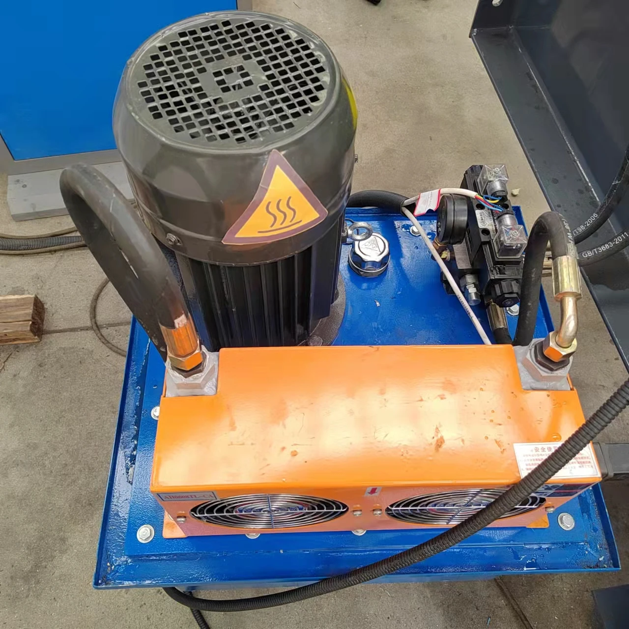 China manufacture ibr roofing tile sheet making forming machine with good quality