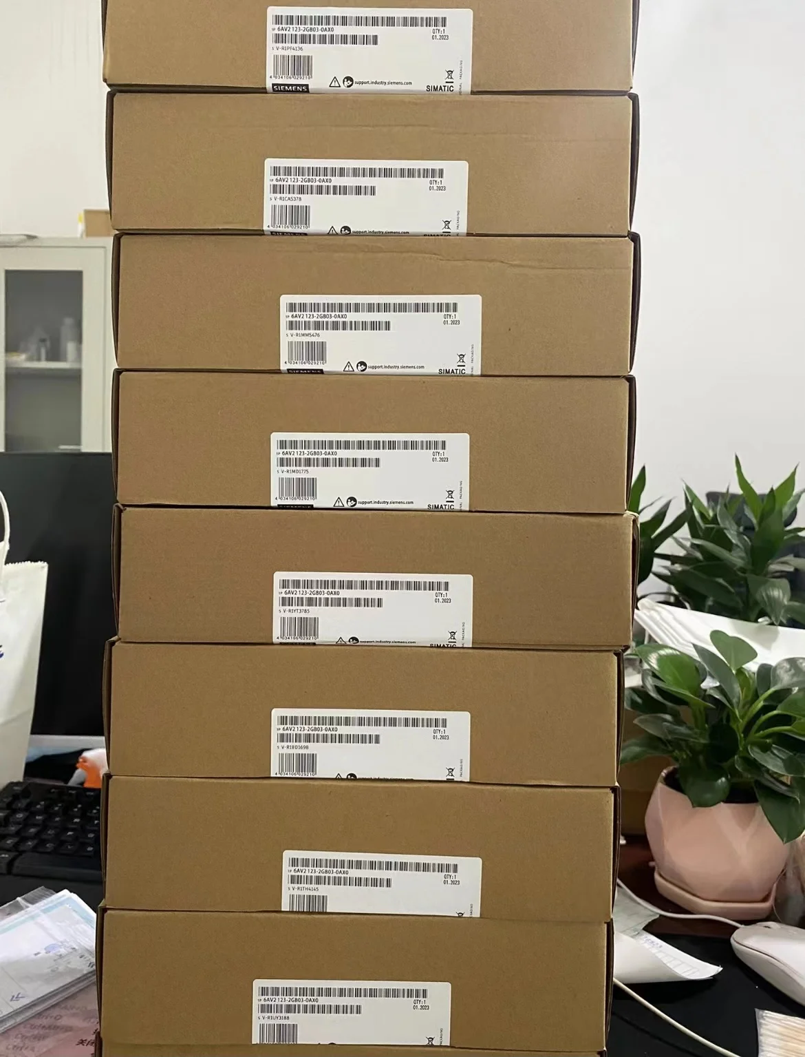 New Original Warranty For One Year PLC SIMATIC HMI KTP1200 Basic DP  Touch Screen  6AV2123-2MA03-0XA0