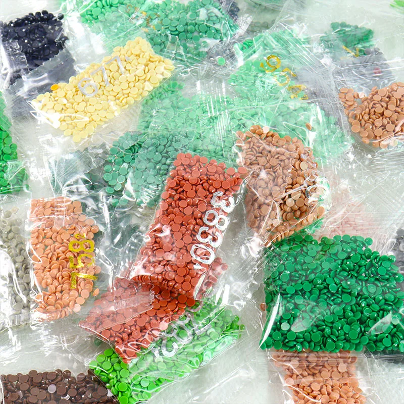 Wholesale 5D Diamond Painting Accessories Round Square Drills Bead Round & Square/ Special Printed Pet on Painting 2KG