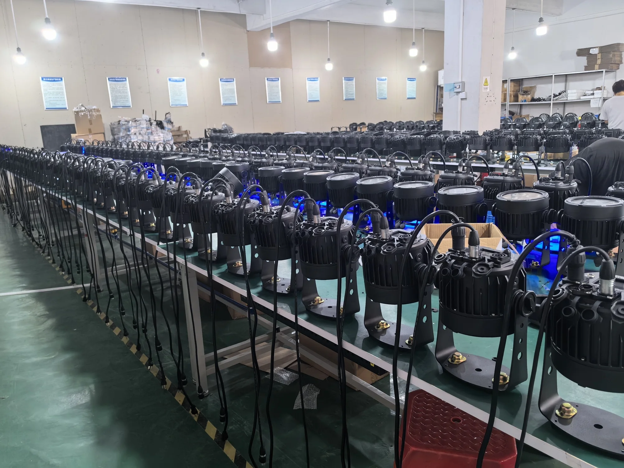 IP65 Wireless battery par.jpg