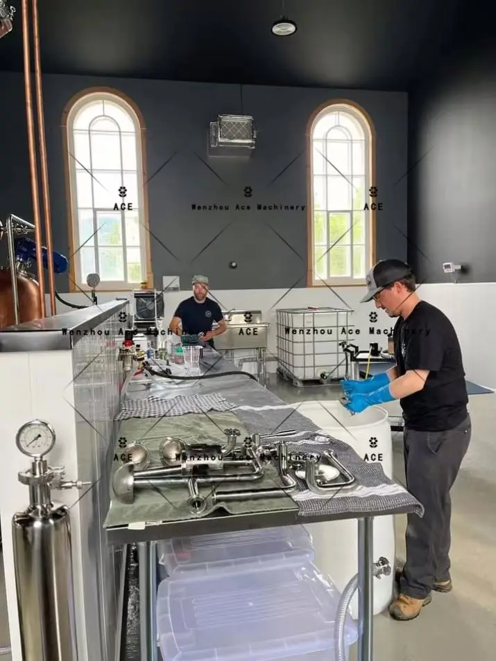 500 Liters Liquor Gin Distiller Factory Sell Copper Pot Distillery Equipment Alcohol Making Machine