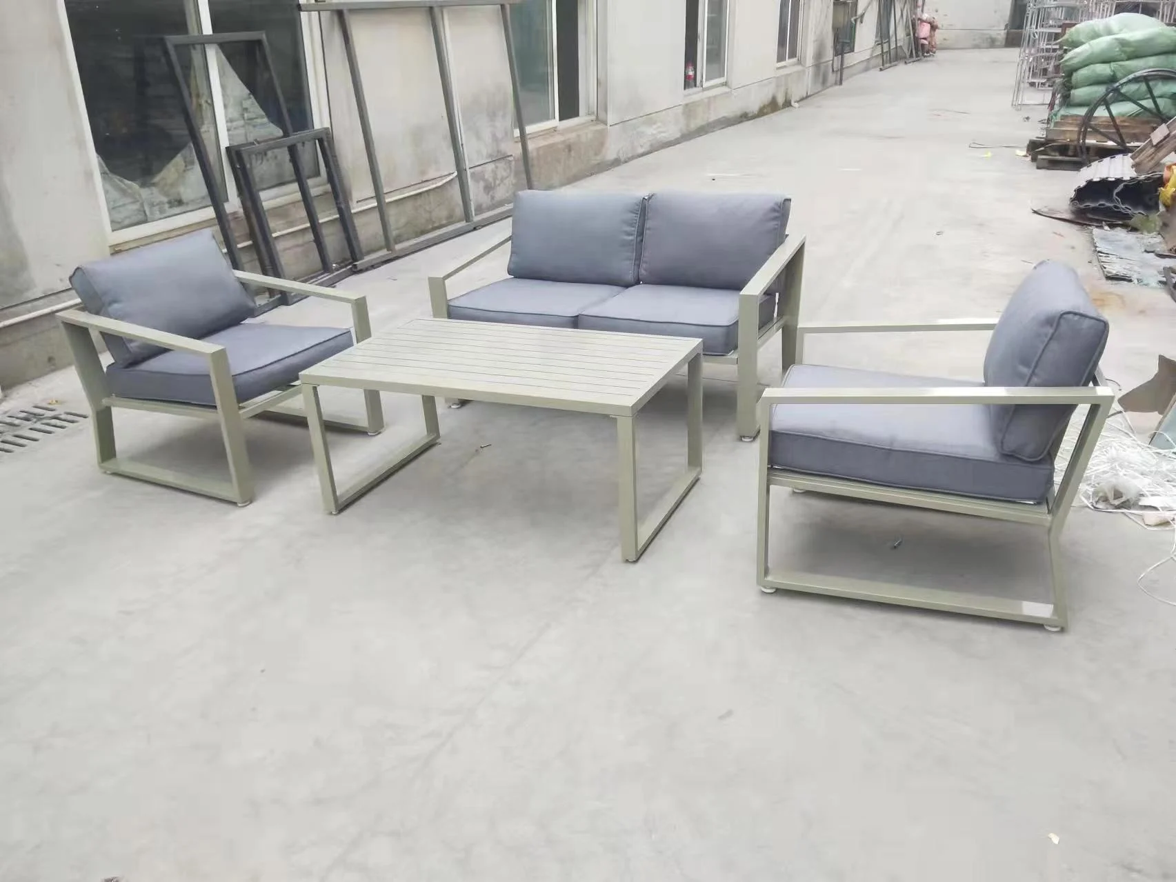 4PCS Modern Leisure Garden Patio Furniture Powder Coated Aluminum Outdoor Metal Sofa Set with Cushions for Hotel