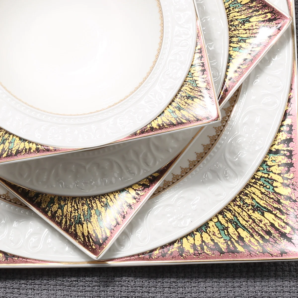 Wholesale Luxury Porcelain Event Dinner Plates Ceramic Gold Salad Soup Plate For 5 Star Hotel