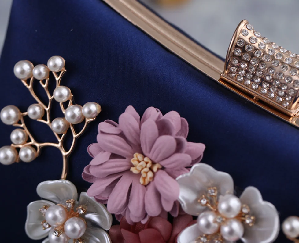 ODM OEM 2023 Pearl Flower clip bag Vintage One Shoulder clutch bag evening bags