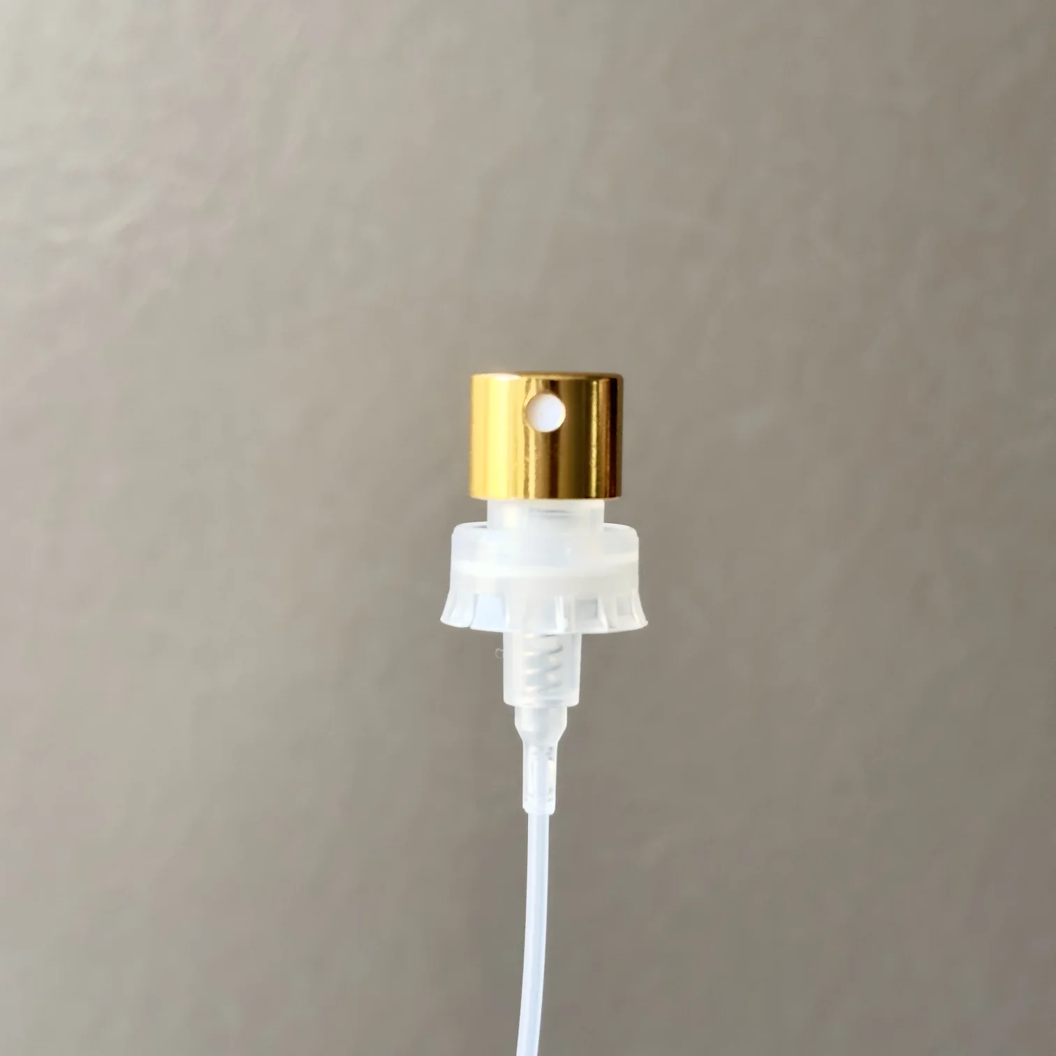 15mm silver Gold aluminium cosmetic crimpless pump bottle sprayer