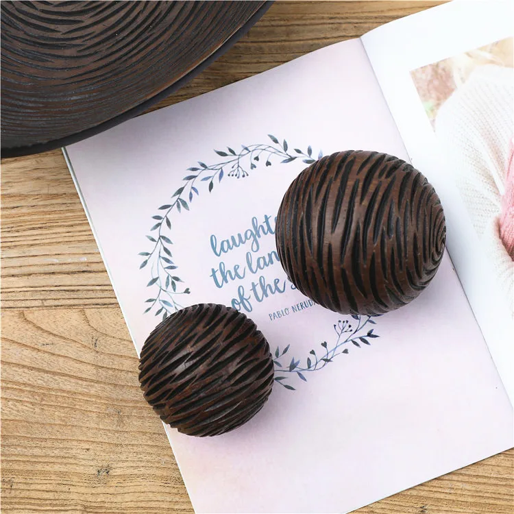 Creative high quality design craft resin art crafts golden home decoration tray with ball