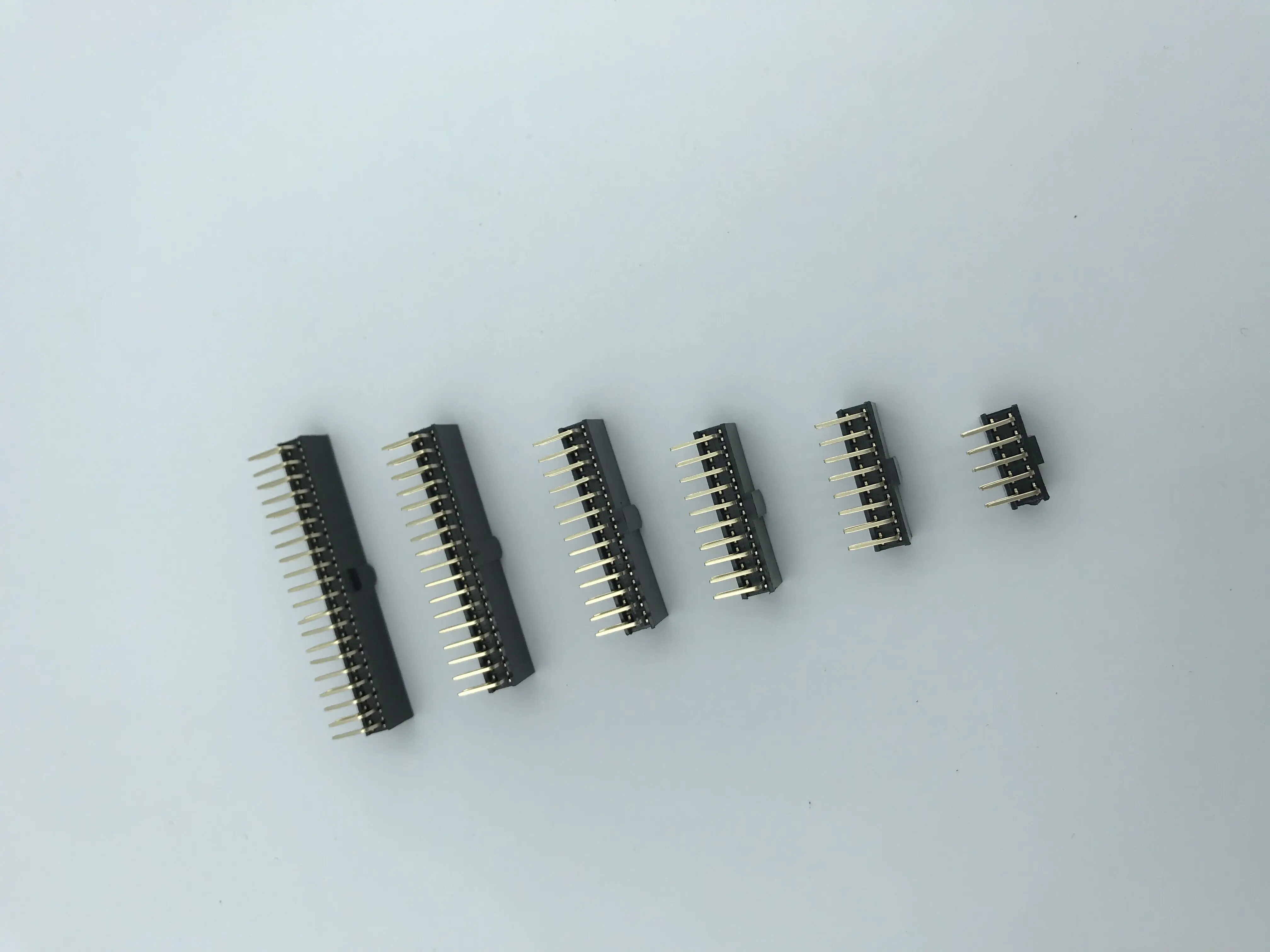 2.54mm right angle Female Header Connector Dual Row R/A PCB with polarizing bump