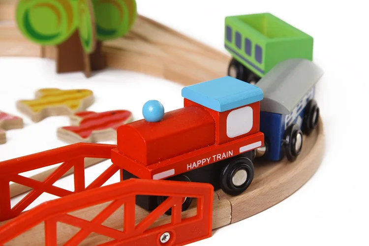 
69pcs High quality wooden magnetic railway train wooden train track educational toy for children 