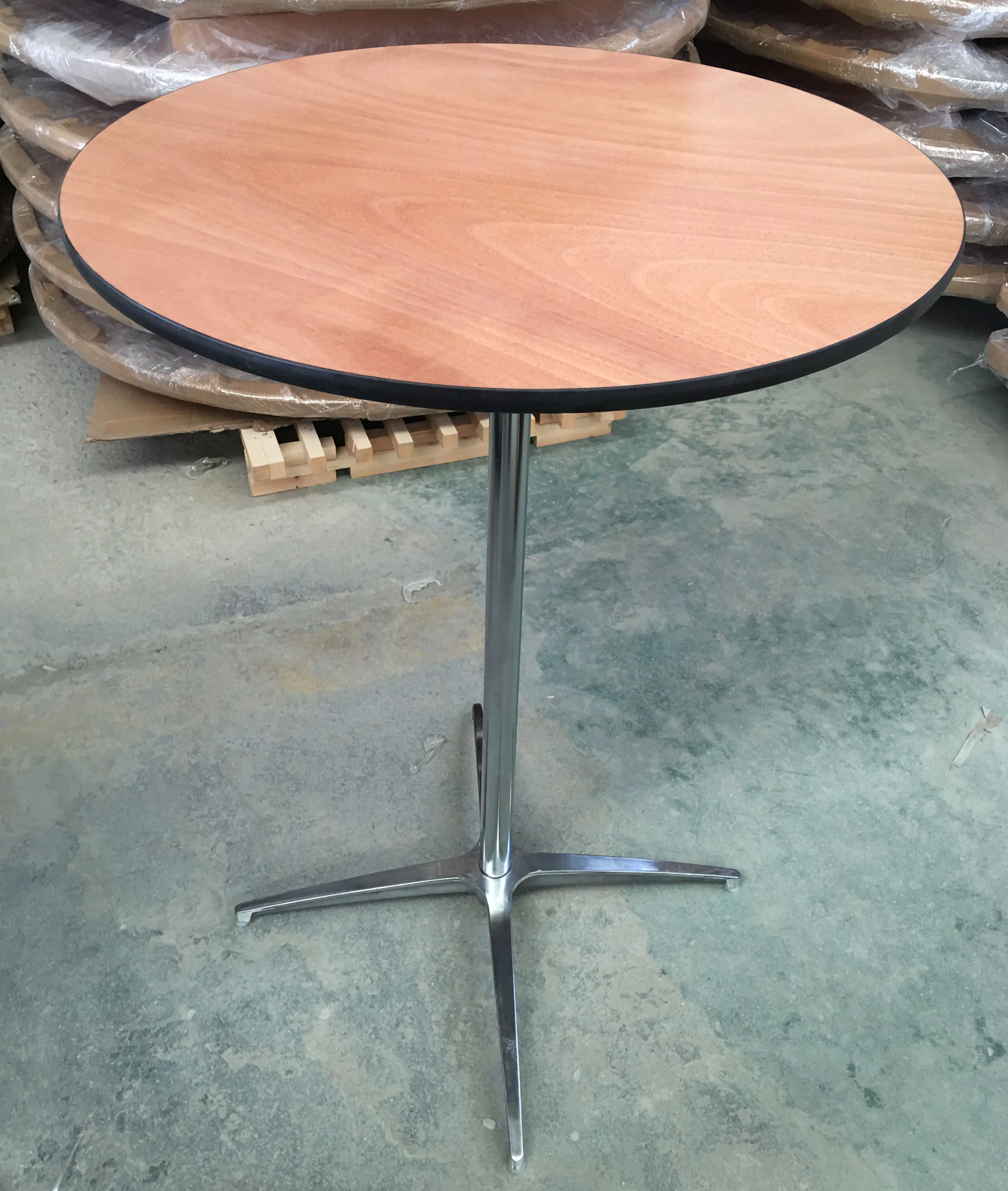 FOSHAN XM Cocktail table 24' round w/30' and 42' poles