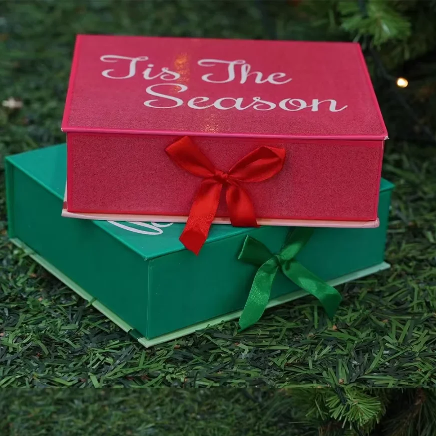 Customized logo Paper Cardboard Christmas Hamper Packaging Magnetic Paper Boxes Eve Gift Boxes Christmas Box with ribbon
