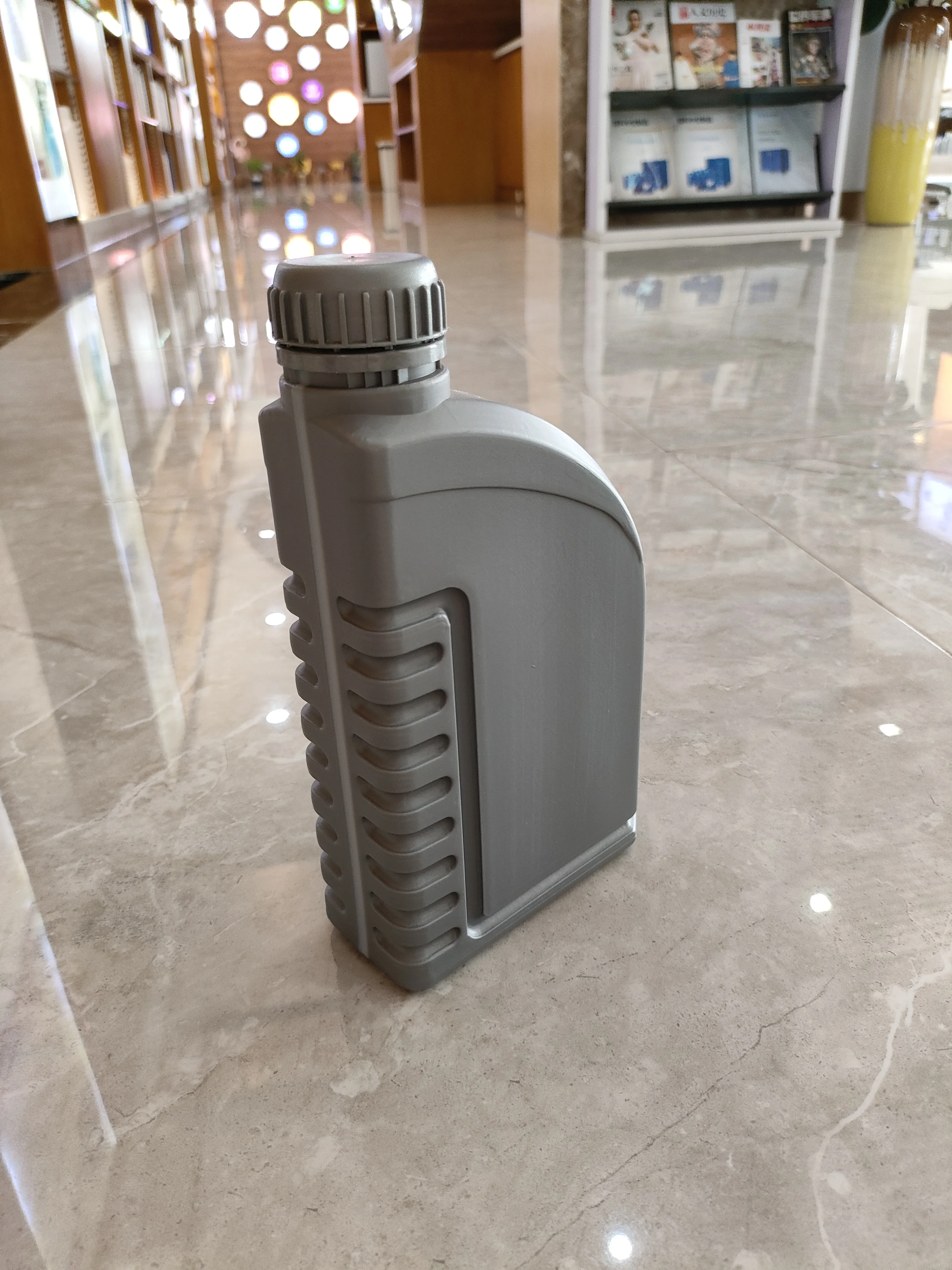 PP Wholesale engine Oil Bottle with Pour Spout empty 1l plastic engine oil bottle