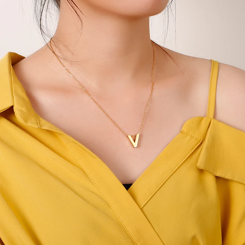 Kalen Customized Jewelry Silver 18k Gold Plated Women Charms Stainless Steel Alphabet Letter Initial Necklace Pendant