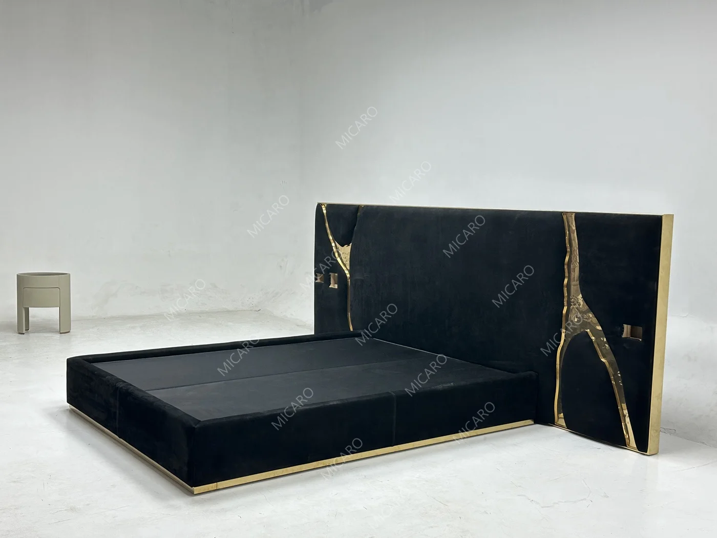 Italian Design Luxury Bedroom Furniture Set Modern Upholstered Leather Bedroom Bed With Extended Headboard