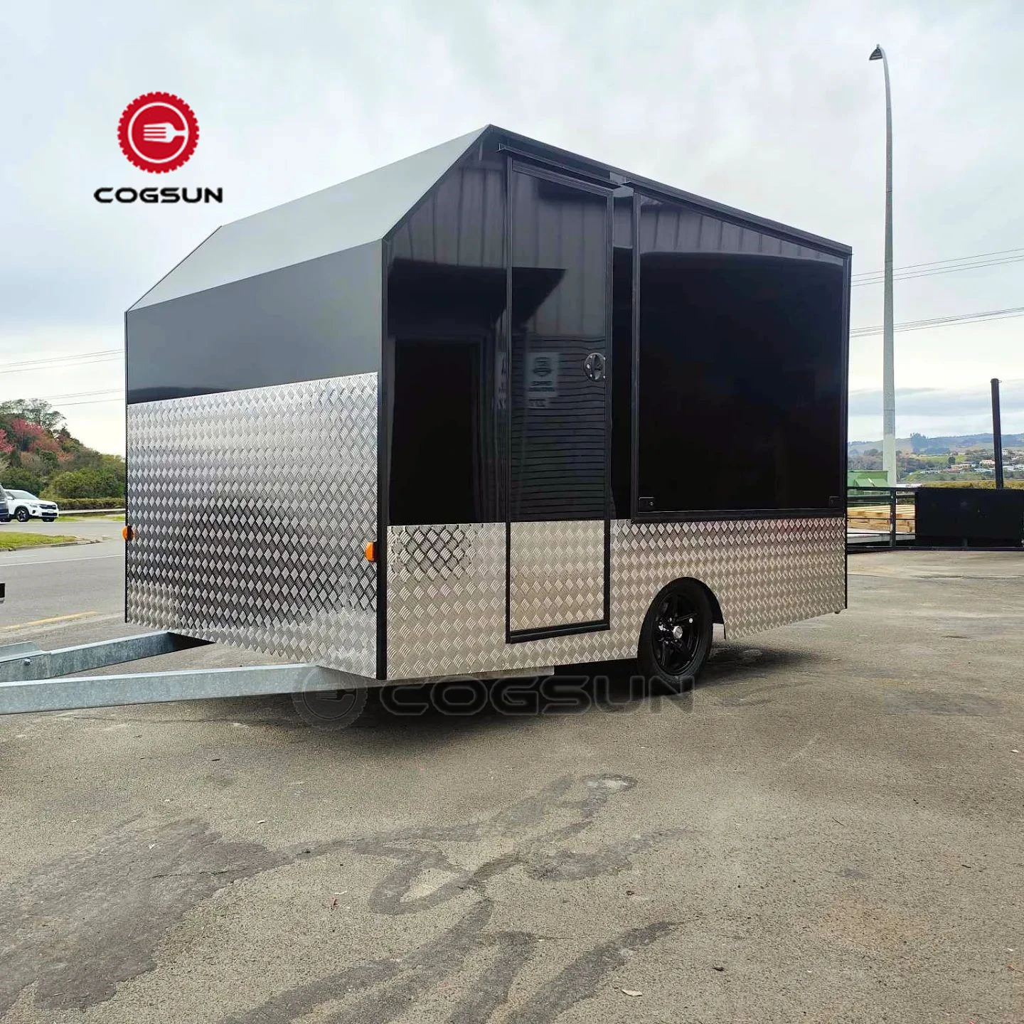 Outdoor Mobile Dog Spa Trailer Fully Equipped Dog Grooming Trailer For Sale